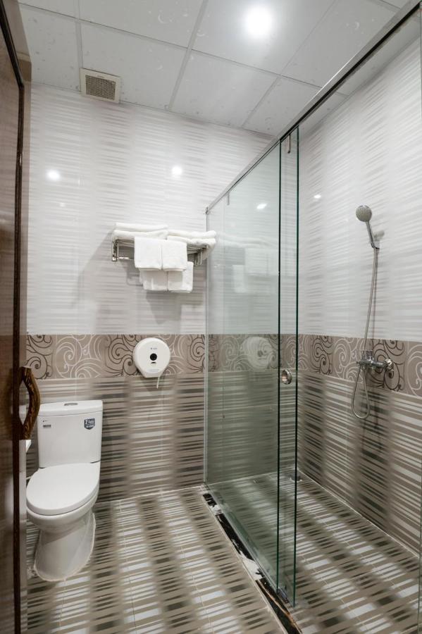 Little Saigon Hotel Chau Doc Bagian luar foto